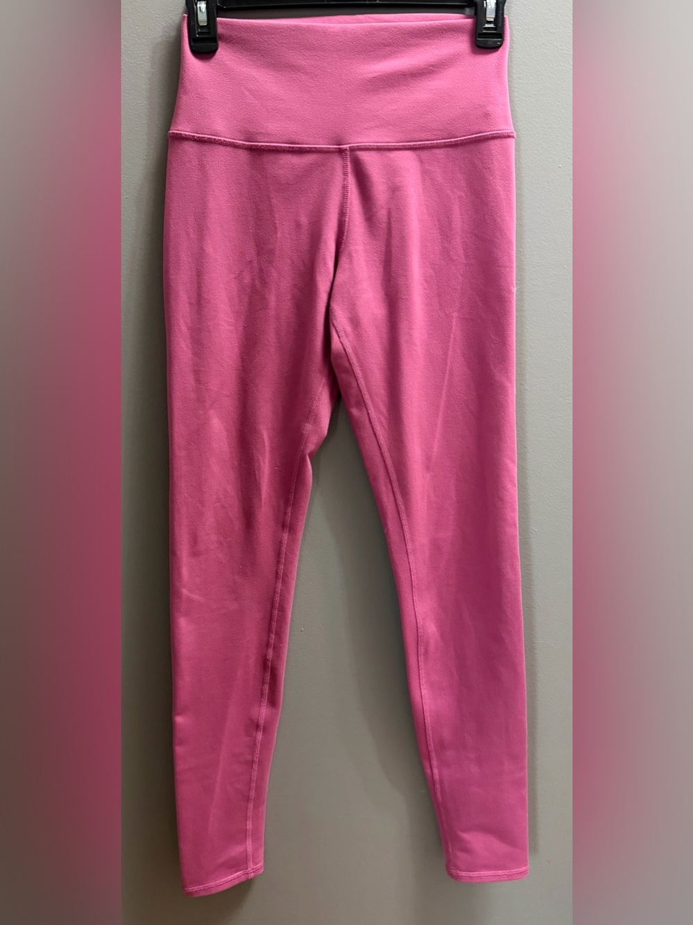 ALO Yoga women’s Hot Pink Leggings